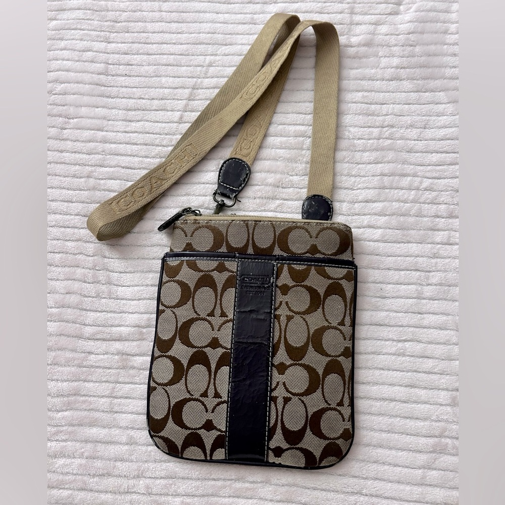 Vintage Coach cross body purse
